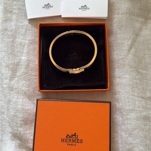 Hermes clic H bracelet in Noir